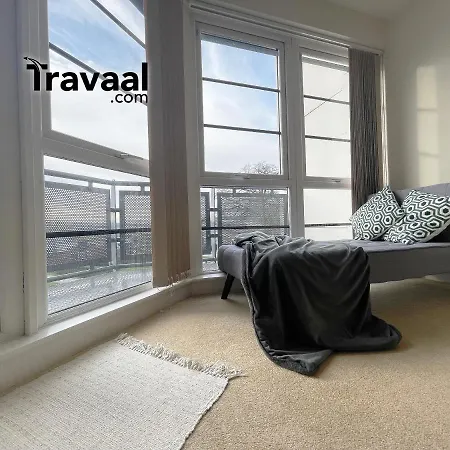 Travaal.Om - 2 Bed Serviced Apartment Farnborough Farnborough  Exterior photo