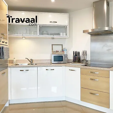 Travaal.Om - 2 Bed Serviced Apartment Farnborough Farnborough  Exterior photo