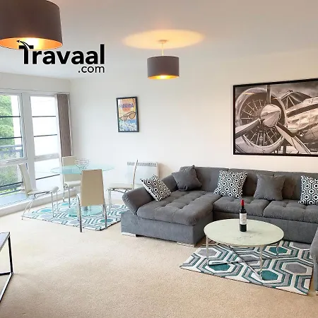 Travaal.Om - 2 Bed Serviced Apartment Farnborough Farnborough  Exterior photo