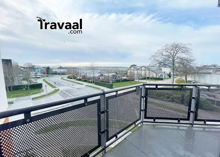 Travaal.Om - 2 Bed Serviced Apartment Farnborough