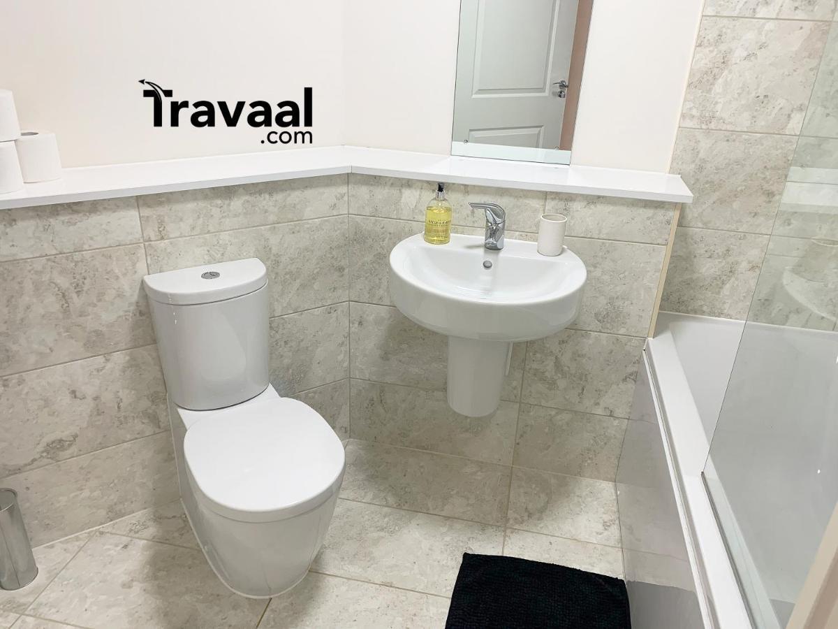 Travaal.om - 2 Bed Serviced Farnborough Apartment Farnborough (Hampshire)